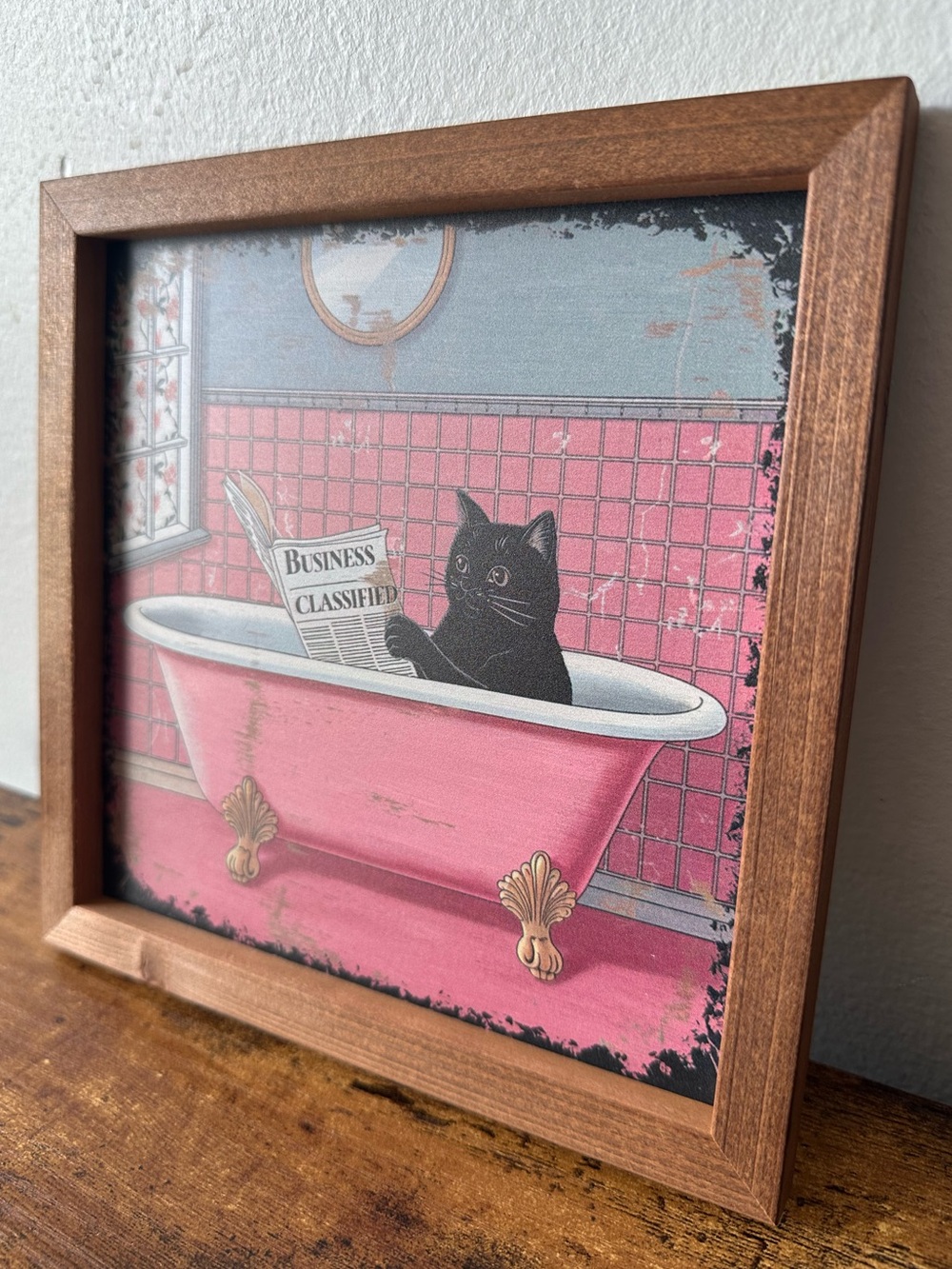 Framed Wooden Cat in Pink Bathtub Reading a Newspaper Wall Art Decor NWT - Picture 2 of 4